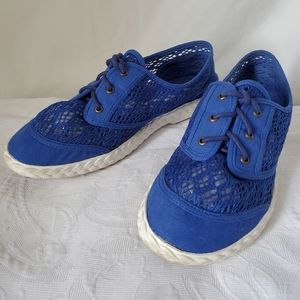 Diane von Furstenberg 💙 Crochet Sneakers SZ 8.5